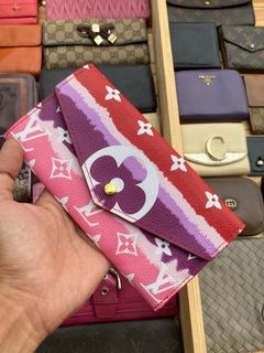 (Category: ) located in . Submitted by authentic_bag96 (Listing ID 1470632740, Image 1). Description: .