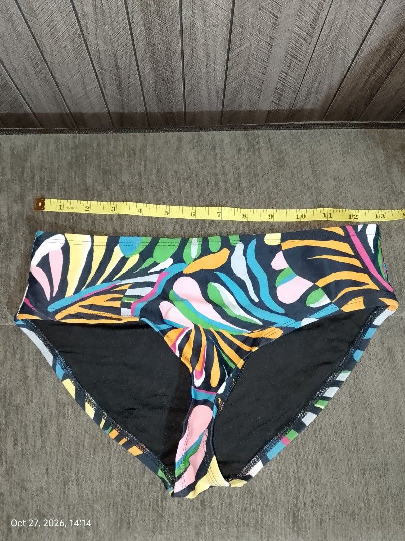 M: OLD NAVY BIKINI SWIMWEAR BIKINI BOTTOM (Category: Bikinis & Swimsuits) located in Manila. Submitted by truecrystal-1407 (Listing ID 1470607218, Image 3). Description: .
