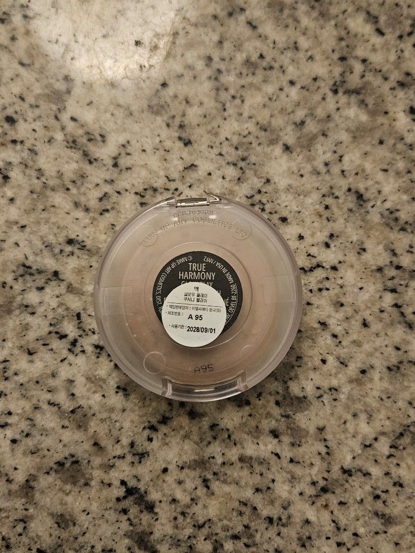 MAC Glow Play Blush in True Harmony (Category: Makeup) located in Imus. Submitted by trininnie (Listing ID 1470603559, Image 3). Description: Please make reading a habit 💖 MAC Glow Play Blush in True Harmony Bought Aug 22, 2026 from oppachancekr (orange app) I swear by this, lasts longer than your last relationship 😉 rfs: need funds Pass to lowballers Not for COD GCash or bank transfer ggx, jnt or lalamove for sdd (imus cavite).