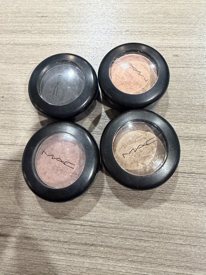 Mac make up 200@ (Category: Makeup) located in Quezon City. Submitted by chic_styleph (Listing ID 1470679803, Image 1). Description: Slightly used.
