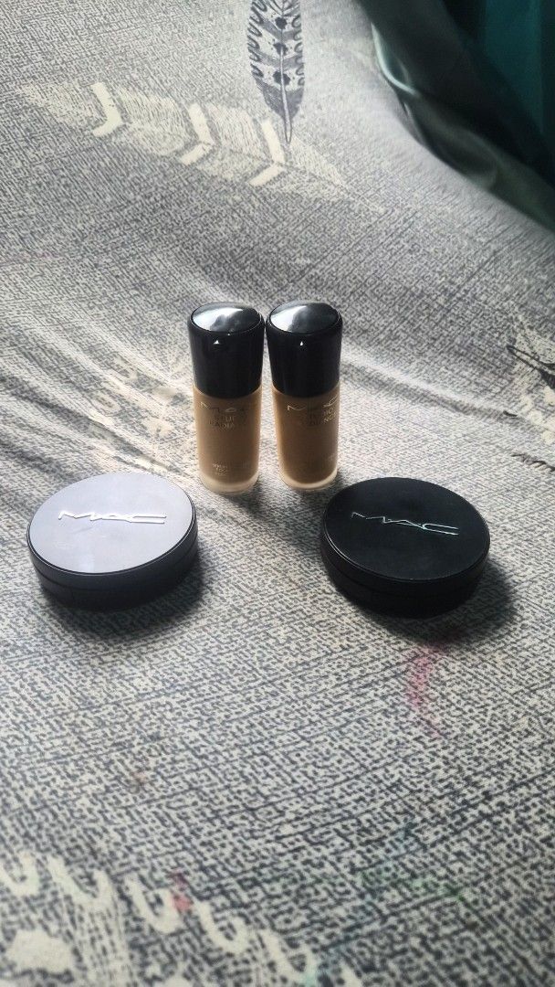 MAC Studio Radiance Foundation and Powder Bundle (Category: Makeup) located in Manila. Submitted by corradelar45849 (Listing ID 1470597280, Image 2). Description: - Authentic MAC makeup bundle - Includes: 2x MAC Studio Radiance Foundation and 2x MAC Compact Powder with built-in mirrors - Ideal for everyday makeup or building a full routine - Selling as a complete set (no tingi) - Limited stocks available, grab them before they go!.