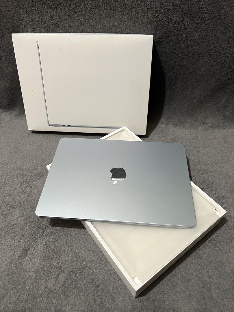 Macbook Air M4 24/512GB Sky Blue (Category: Laptops & Notebooks) located in Rodriguez. Submitted by kazewander (Listing ID 1470673108, Image 1). Description: Macbook Air M4 Sky Blue 13’ Apple M4 24/512GB 49 Cycle Count 98% BH Purchased at Open Source By Beyond The Box no issue, dents, scratches, or visible flaws Inclusions: ✅Original Charger ✅Original Box ✅W Free Ugreen Wireless Mouse.
