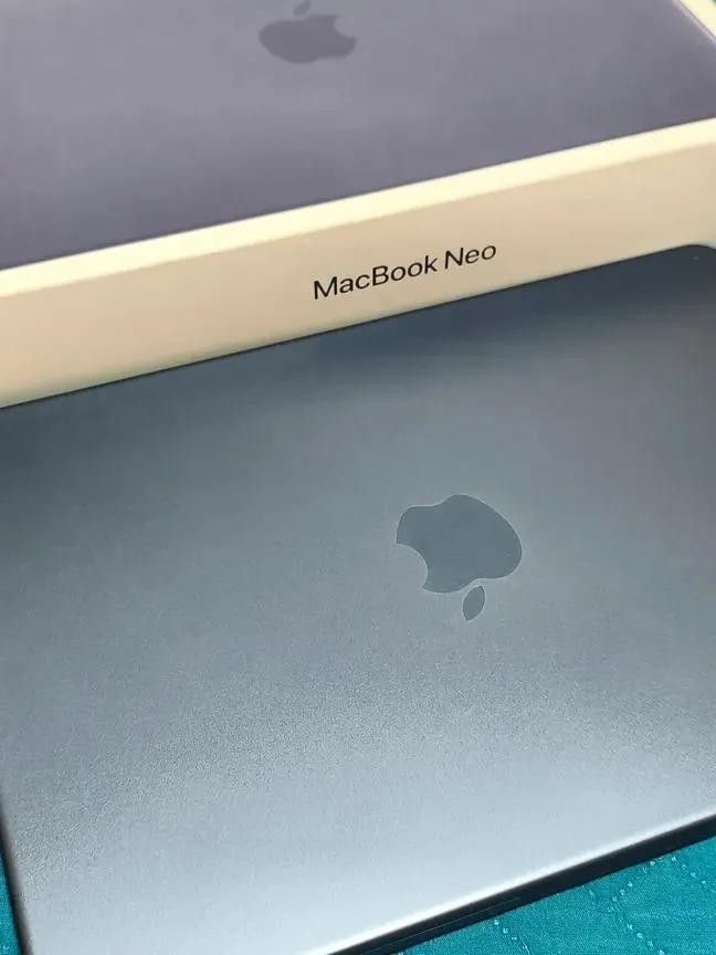 Macbook Neo (Category: Laptops & Notebooks) located in Valenzuela. Submitted by altheaphia.alca_921 (Listing ID 1470726465, Image 1). Description: For sale / swap sa macbook Air / iphone Macbook neo 8/256Gb No issue Complete box & charger Tempered Glass ( screen & touchpad) no dents & scratch under warranty.