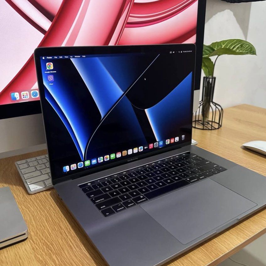 Macbook Pro 15 A1707 | 2017 (Category: Laptops & Notebooks) located in Bauang. Submitted by vantro_gadgets (Listing ID 1470560536, Image 2). Description: 💻 MacBook Pro 15” A1707 | 2017 Touch Bar 💰 PRICE: ₱30,999 — FIXED ⚡ Intel Core i7 | 2.9GHz 🧠 16GB RAM 💾 512GB SSD 🎮 Radeon Pro 560 4GB + Intel HD Graphics 630 🖥️ 15.4” Retina Display 🔋 Battery Cycle Count: 204 💻 macOS Ventura 🎒 With Charger & Bag ✅ Test Before Buying! 🤝 Reseller: Ashle