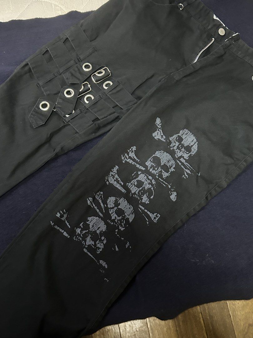 Mad Punks Bondage Pants (vkei/jpunk) (Category: Jeans) located in Manila. Submitted by sellzshi (Listing ID 1470682223, Image 1). Description: 34 W 38 L 10 HEM pm for more deets/offers.