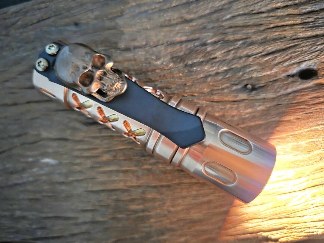 Maeerxu Copper Flashlight with Skull Clip (Category: Home Improvement Tools & Accessories) located in Marikina City. Submitted by knifeandtoolphilippines (Listing ID 1470674950, Image 2). Description: Fixed Price No Haggling No Trades Brand New Complete.