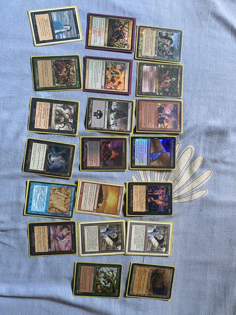 Magic The Gathering cards (Category: Raw Singles) located in Candon. Submitted by sycronized016 (Listing ID 1470577352, Image 1). Description: Selling my mtg cards bundle.