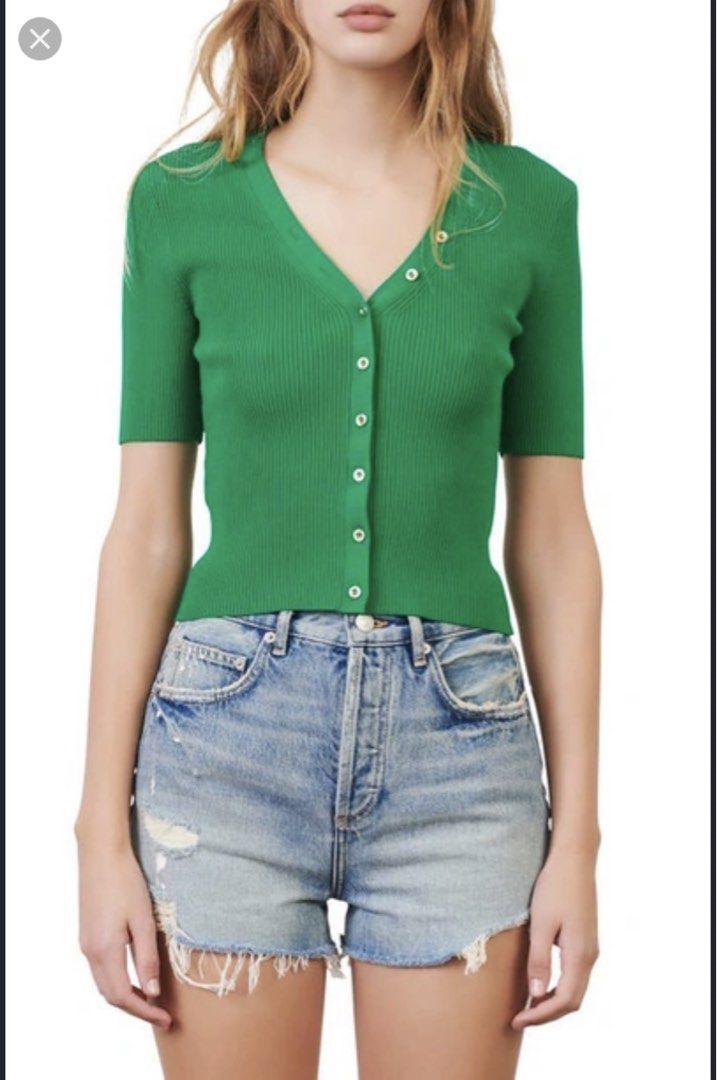 💫Maje Mimosa Cropped Ribbed Kit Top (Category: Others Tops) located in Manila. Submitted by yourdaily_obsessions (Listing ID 1470667556, Image 2). Description: Item: MAJE •Size 1 on tag, S-L (stretchable fabric) •Comfy to wear.💚 - Notes before making an offer❗️ •Photos are provided for self authentication. •Bogus/irresponsible buyer auto blocked •Check details first, to see minimal flaw/issue if any. •Payment First. No payment, no reservation. 