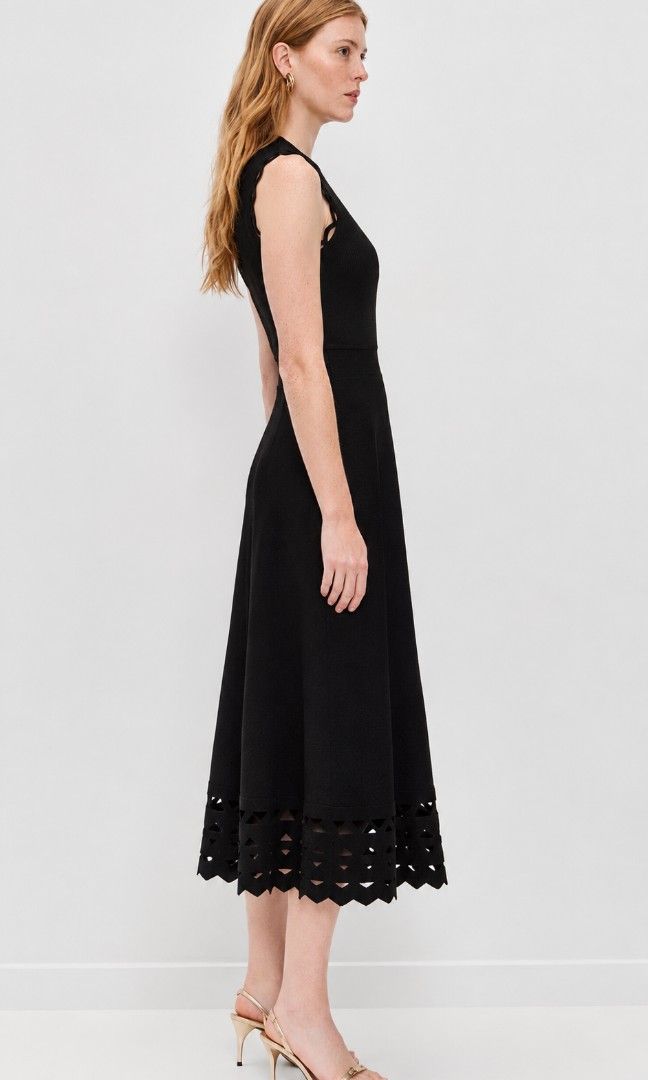 Maje Scoop Neck Black Dress (Category: Dresses) located in Pagudpud. Submitted by altheacee063978 (Listing ID 1470573716, Image 2). Description: s-m.