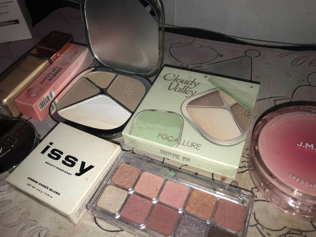 make up (Category: Makeup) located in Abucay. Submitted by mightyflower_6b7bd8 (Listing ID 1470663338, Image 2). Description: pm sa video and yong list.