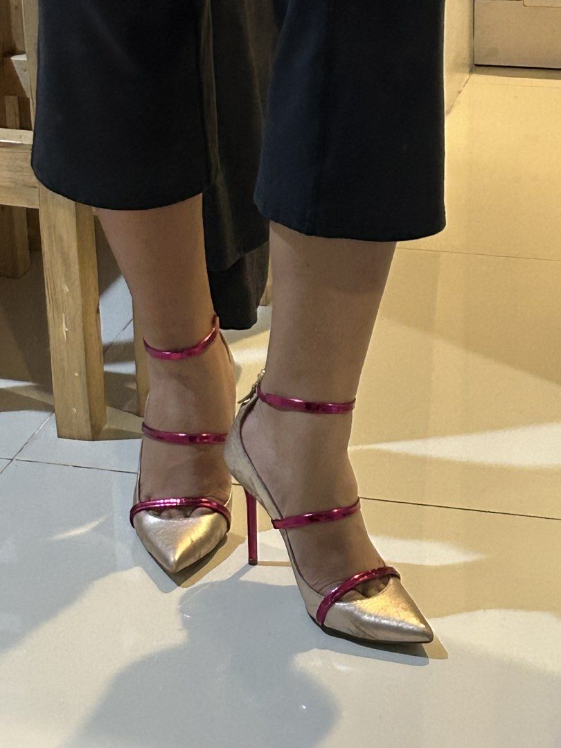 Malone Souliers Pumps IT 40 (Category: Heels) located in Makati City. Submitted by miss.manolos.closet (Listing ID 1470562894, Image 2). Description: .