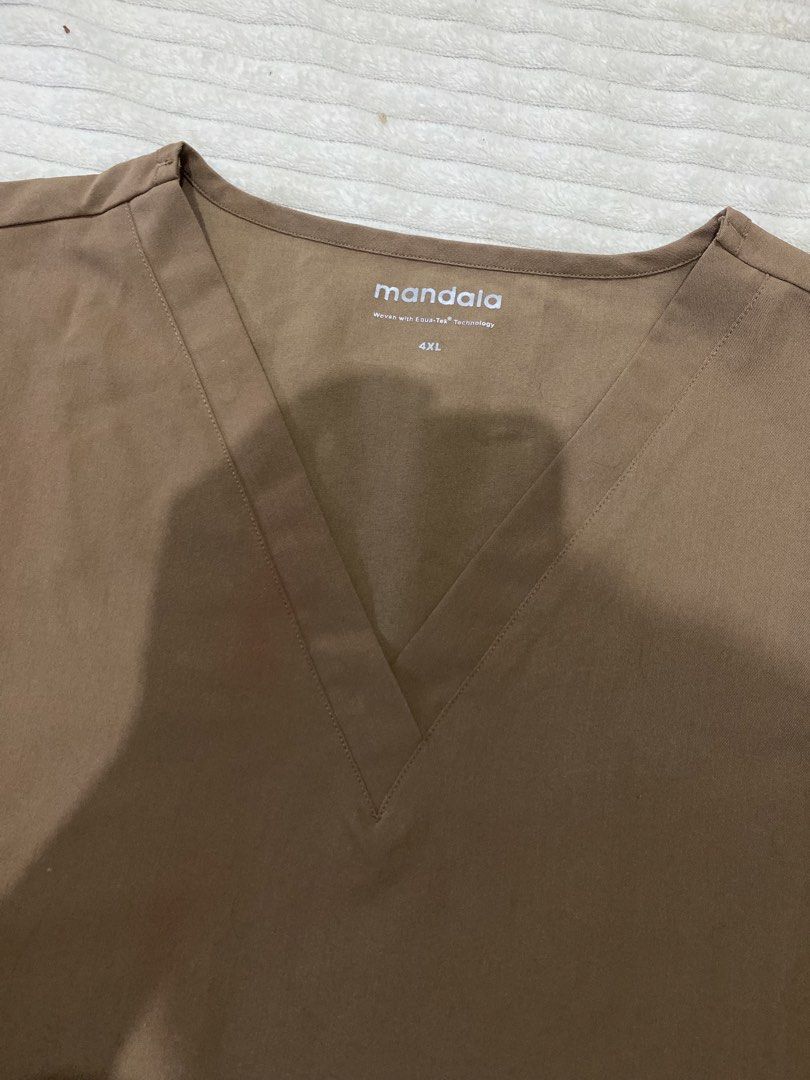 Mandala scrub top (Category: Activewear) located in Tanza. Submitted by 9th.street.thrift (Listing ID 1470596395, Image 2). Description: Mandala scrub top Same as figs tela Good as new No issue 4xl 29x30.