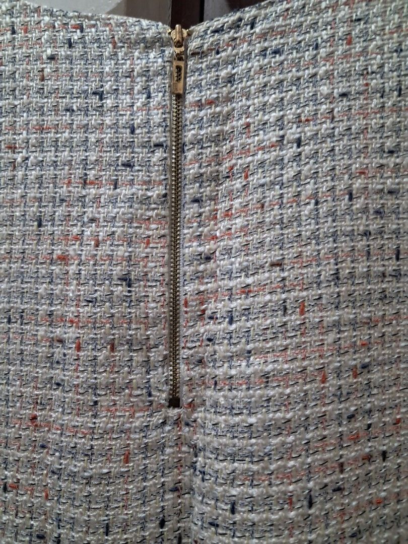 Mango Dress (Category: Dresses) located in Las Pinas. Submitted by shop2ship (Listing ID 1470601052, Image 3). Description: Mango Suit Dress with zipper at the back two pockets with polyester lining.