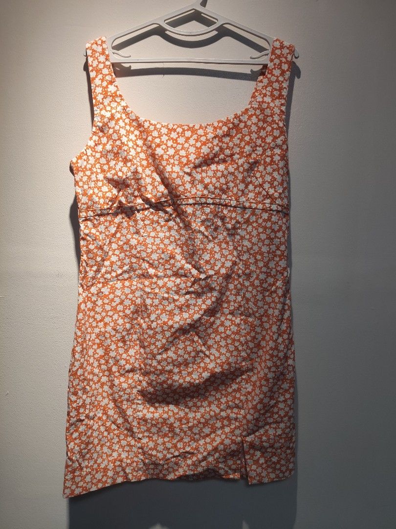Mango Mini Dress XL (Category: Dresses) located in Pasig City. Submitted by furmom06 (Listing ID 1470627780, Image 1). Description: Never wore Backless design Fits large frame, but not comfortable on my small bust size. Will fit better on bustier girlies super cute sana nya perfect for summer, casual ocassions or hanging out.