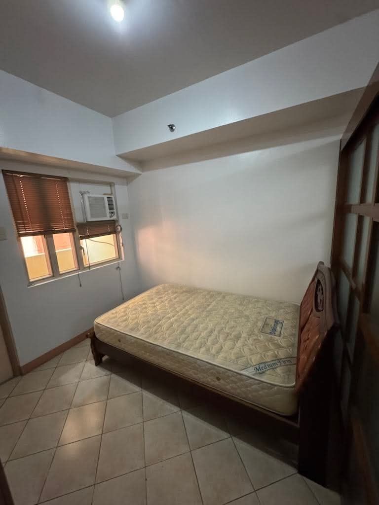 Manila Residences 1 Bedroom Unit (Category: Apartments & Condos) located in Pasay City. Submitted by weather1 (Listing ID 1470566108, Image 2). Description: Manila Residences Tower 2 1 bedroom unit No parking 28.92sqm Clean title Updated taxes Currently tenanted until January 2027.