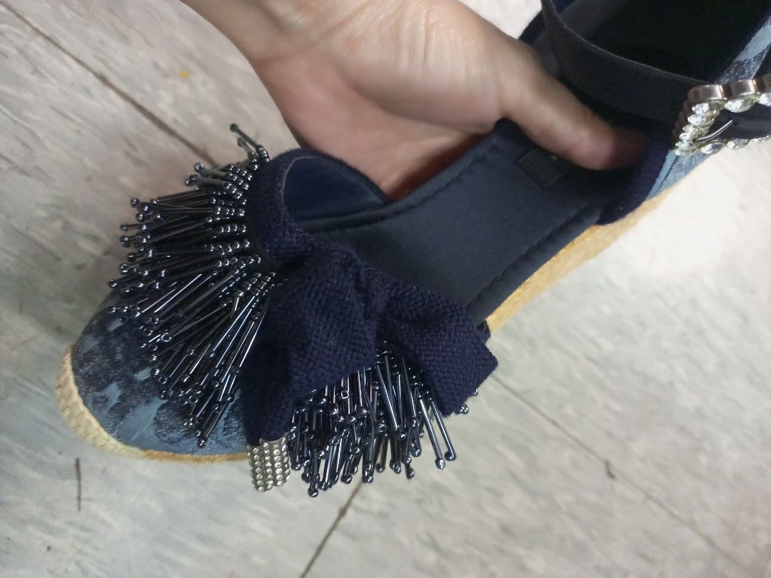 MARC JACOBS WEDGE ESPADRILLES (Category: Wedges) located in Bulacan. Submitted by joanagwen (Listing ID 1470606680, Image 2). Description: M@RC J@C0B$ WEDGE ESPADRILLES Size 37 on tag,, Keri pa 37.5 .