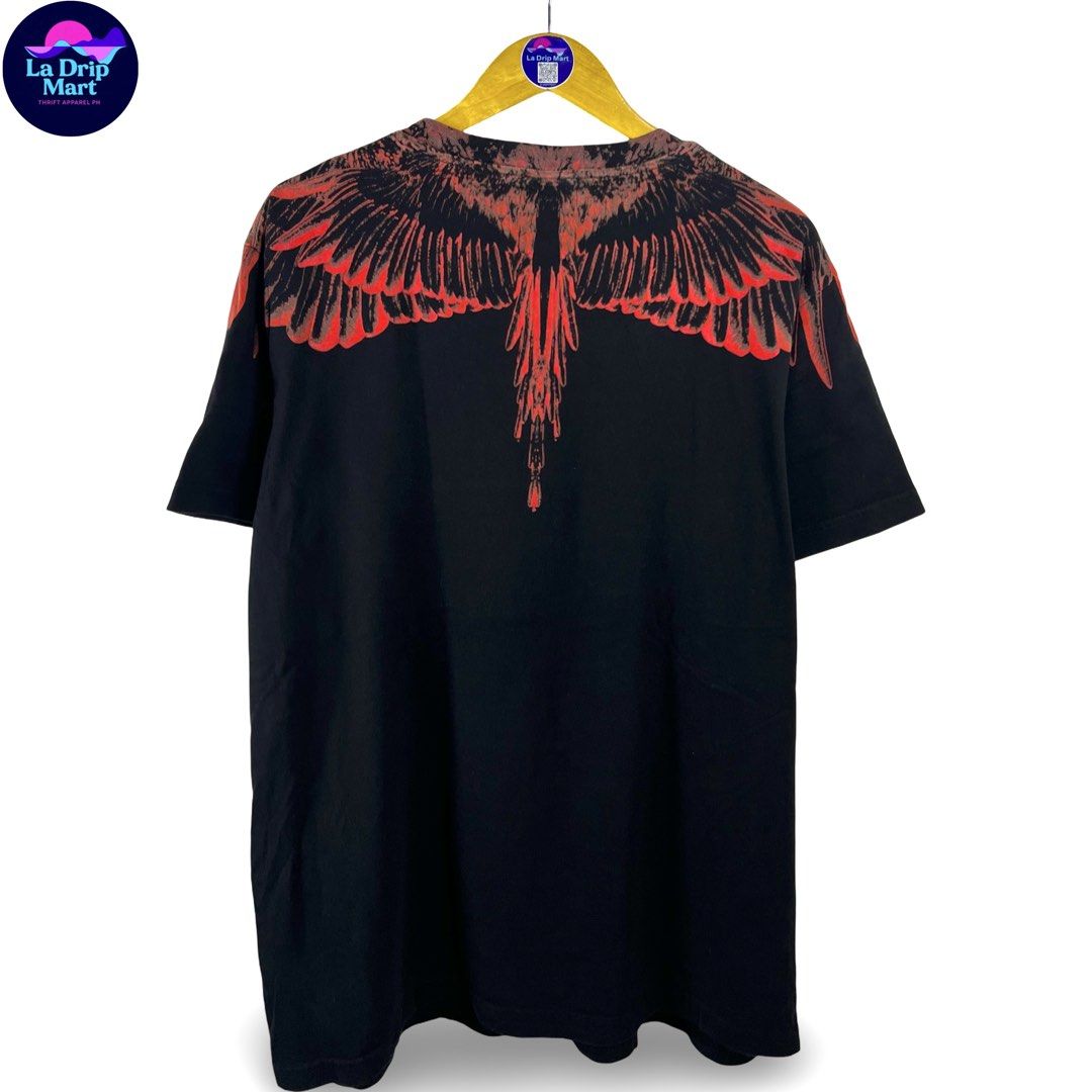 ‎“MARCELO BURLON” WING COLLAR GRPHC TEE (Category: Tshirts & Polo Shirts ) located in Taguig. Submitted by ldm.ph (Listing ID 1470725018, Image 2). Description: ‎(LDM-C-0265) ‎Size:ACTUAL FIT:XL ‎Dimensions ‎Inches width:23 ‎Inches length:29 ‎Condition: EXCELLENT ‎Color rate:9.5 ‎Flaws:❌ ‎(READY TO WEAR) .