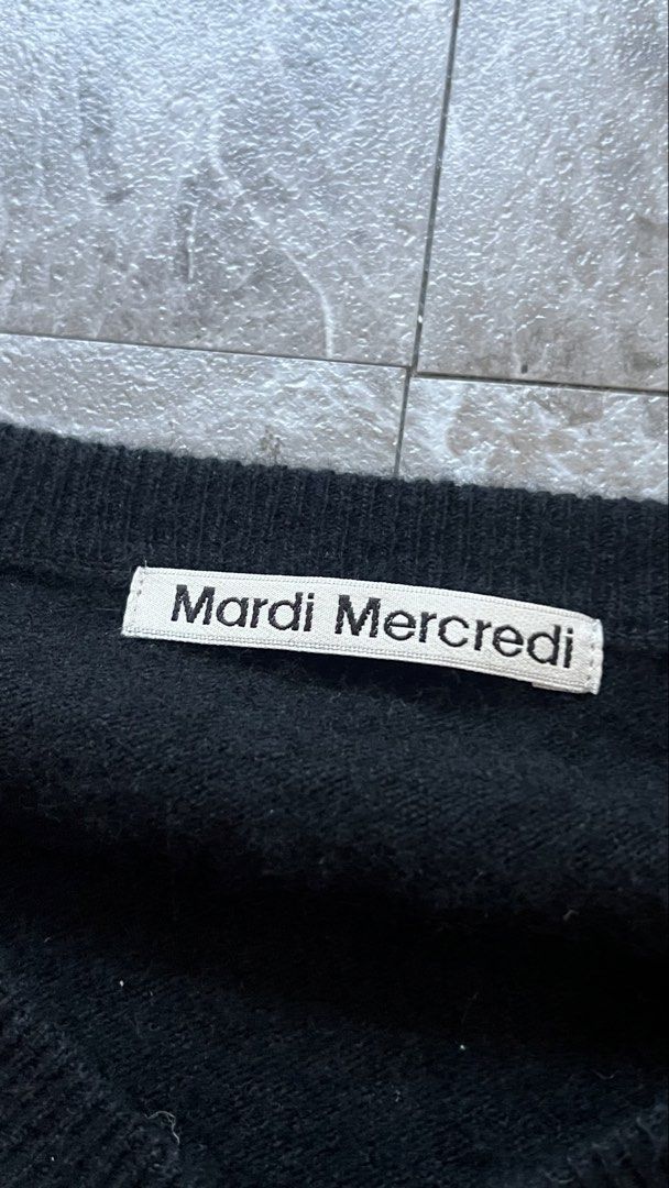 Mardi Mercredi Actif Tweed (Category: Announcements) located in Manila. Submitted by reclaim.13 (Listing ID 1470631091, Image 2). Description: Mardi Mercredi Actif Tweed - Authentic - Excellent Condition - 19 width , 22-23 Length - no issue.