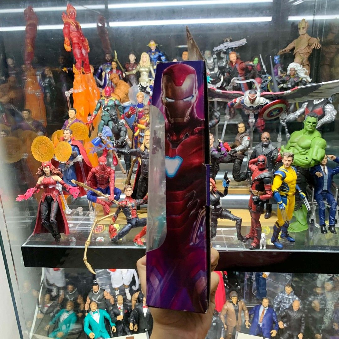 MARVEL LEGENDS "IRON MAN" (Category: Figurines & Statues) located in Marikina City. Submitted by fasthorse.94b10b (Listing ID 1470719953, Image 3). Description: - Authentic Hasbro Marvel Legends - Box in Box - Complete blast effect & Alt hands.