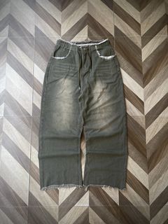 (Category: ) located in . Submitted by thrift.wrld (Listing ID 1470650306, Image 1). Description: .