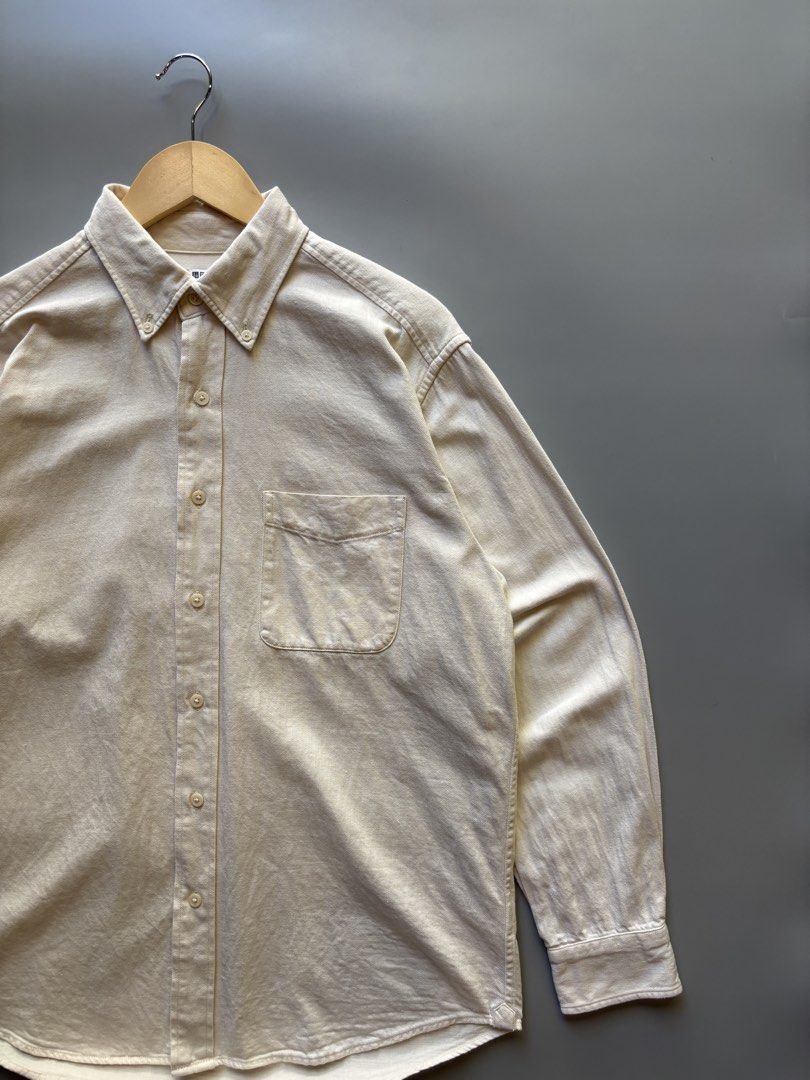 Men’s Uniqlo Longsleeve Button down (Category: Formal Shirts) located in Cebu City. Submitted by clylejavan060400 (Listing ID 1470678126, Image 3). Description: Men’s Uniqlo Longsleeve Shirt ▪️Size Large ▪️Width 22 ▪️Length 28-29 ▪️Like new ▪️No issue 📥📥.