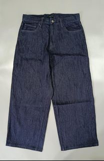 (Category: ) located in . Submitted by aydenthriftwear (Listing ID 1470629008, Image 1). Description: .