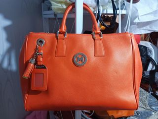 (Category: ) located in . Submitted by geja_bags (Listing ID 1470581910, Image 1). Description: .