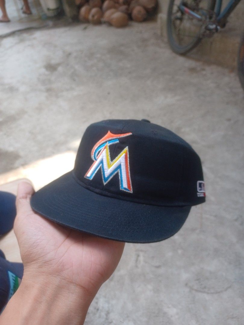 Miami Marlins Youth Hat Cap MLB Baseball Adjustable Outdoor (Category: Caps & Hats) located in Cauayan City . Submitted by cuzthriftshop (Listing ID 1470670713, Image 1). Description: no issue youthsize.