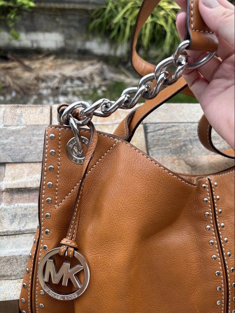 Michael Kors Astor studded hobo bag (Category: Shoulder Bags) located in Bulacan. Submitted by kulothoe (Listing ID 1470630554, Image 3). Description: Like new MK bag. No issues at all.