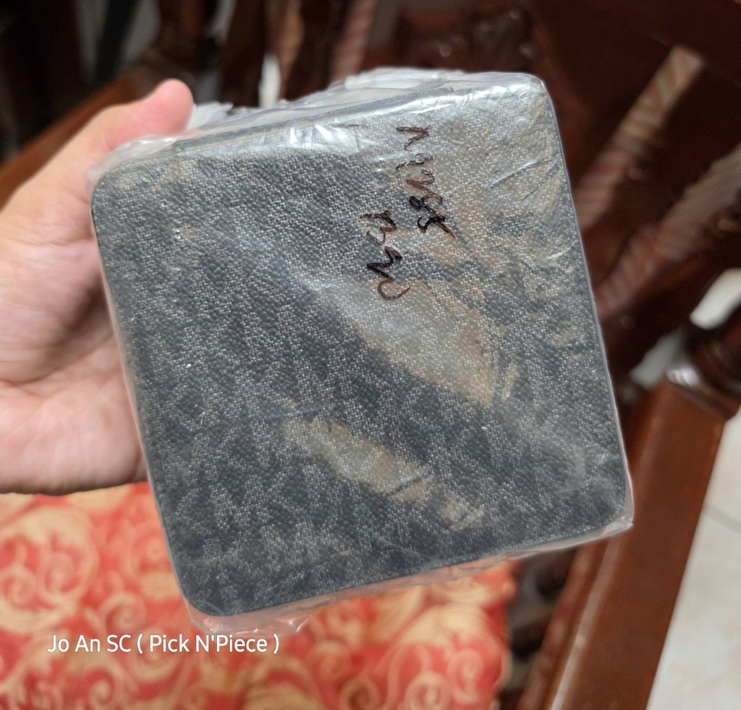 MICHAEL KORS COOPER WATCH TRAVEL CASE BLACK (Category: Accessory Holder, Box & Organizers) located in Quezon City. Submitted by joansc (Listing ID 1470722067, Image 3). Description: SOURCED: US 100% ORIGINAL ONLY W/TAG, POLYPLASTIC, CARE CARD.