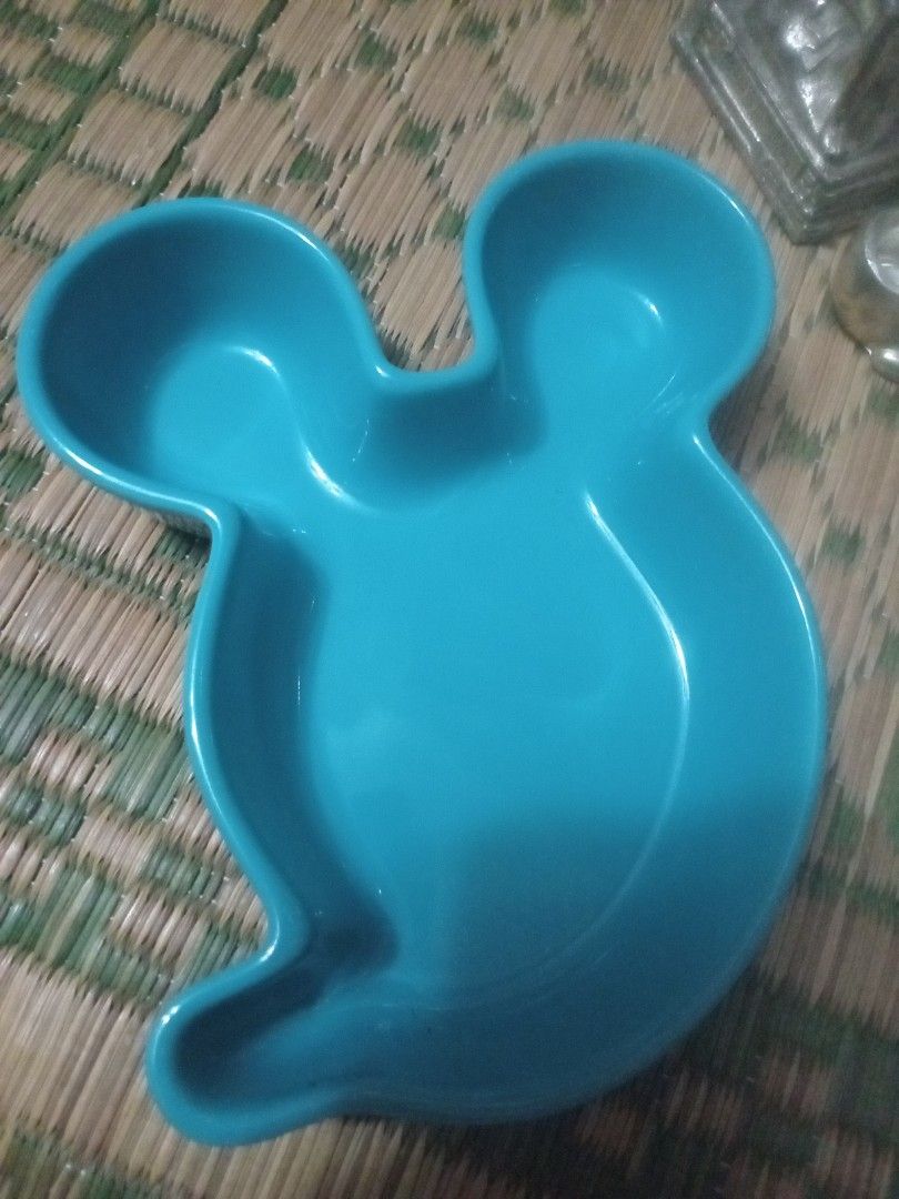 Mickey serving dish in blue color for your collection (Category: Other Kitchenware & Tableware) located in Manila. Submitted by padillahe35291 (Listing ID 1470638601, Image 2). Description: 6x1.5 inches size blue Mickey serving dish.
