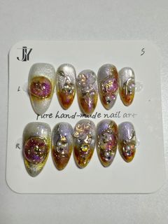 (Category: ) located in . Submitted by jangmiscloset (Listing ID 1470565084, Image 1). Description: .
