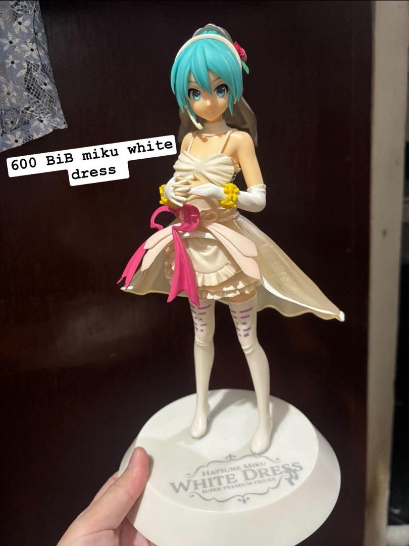 Miku white dress (Category: Figurines & Statues) located in Manila. Submitted by nagusamero (Listing ID 1470662235, Image 1). Description: No Issue ‼️ Authentic Already clean No LP auto decline with Box ( maayos ung box ) Yan lang po ang pic for now payfirst with sf / First to pay .