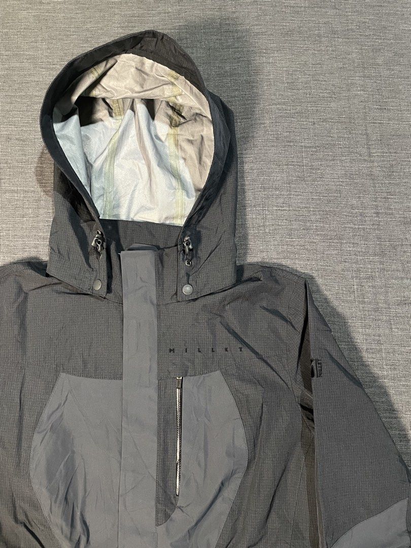 Millet Waterproof Hooded Outdoor Jacket Grey (Category: Coats, Jackets and Outerwear) located in Catigbian. Submitted by ekong_yeager (Listing ID 1464886577, Image 2). Description: Millet outdoor waterproof jacket Price: 850 Excellent condition Color rate 9.5/10 As new No issue washed and ready to wear (Laundry) Fresh from bale Color may vary due to lightning measurements: - 19.5 width - 26 length unli vouch and vc with item Bohol, Visayas📍 📩.