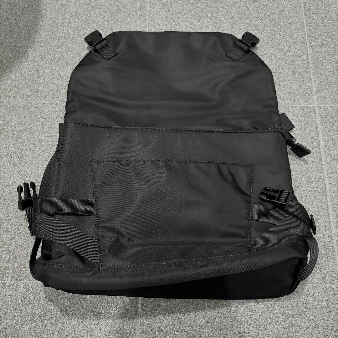 Millot & Co. Black Messenger Sling Bag (Category: Sling Bags) located in San Fernando. Submitted by louluntian (Listing ID 1470660343, Image 3). Description: 𝐂𝐨𝐧𝐝𝐢𝐭𝐢𝐨𝐧: Needs washing | No issues 𝐋𝐨𝐜𝐚𝐭𝐢𝐨𝐧: Pampanga 𝐌𝐎𝐏: GCASH Only 𝐂𝐨𝐮𝐫𝐢𝐞𝐫: Lalamove | J&T Express (Shipping fee c/o buyer) .