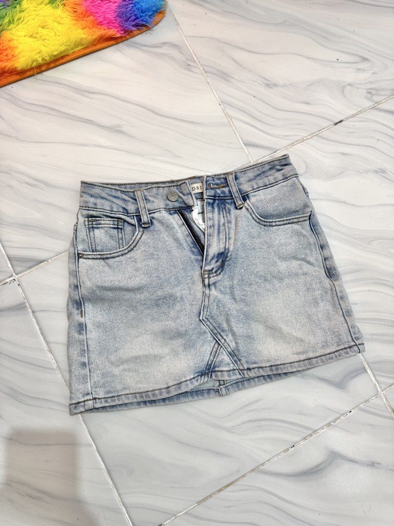 Mini Denim Skirt (Category: Skirts) located in Bulacan. Submitted by archivesbyjanine (Listing ID 1470679823, Image 1). Description: Waist: 24 Length: 12.