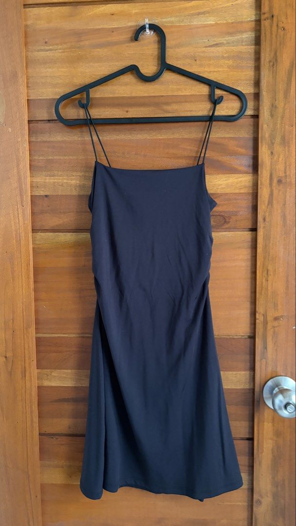 Mini Dress for Sale (Category: Dresses) located in Taguig. Submitted by ahnnee__ (Listing ID 1470595101, Image 1). Description: •Used Once only •Good as new •Xs-M 📍Taguig City 🚛 Sf- Buyer .