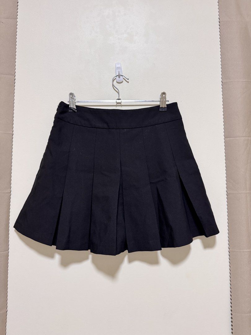 Mini Skirt (Category: Skirts) located in Manila. Submitted by seayouncey (Listing ID 1470716100, Image 2). Description: Size: 30 inches Length 15 inches .