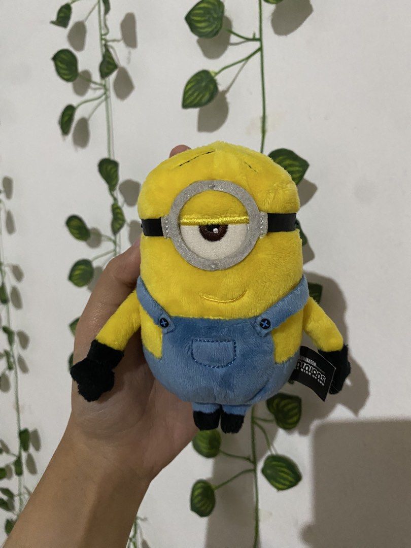 Minions Stuart Plush Charm (Category: Plushies & Soft Toys) located in Guagua. Submitted by toy_corner (Listing ID 1470638823, Image 1). Description: Like new No issue Pampanga loc MOP: Gcash J&t courier.