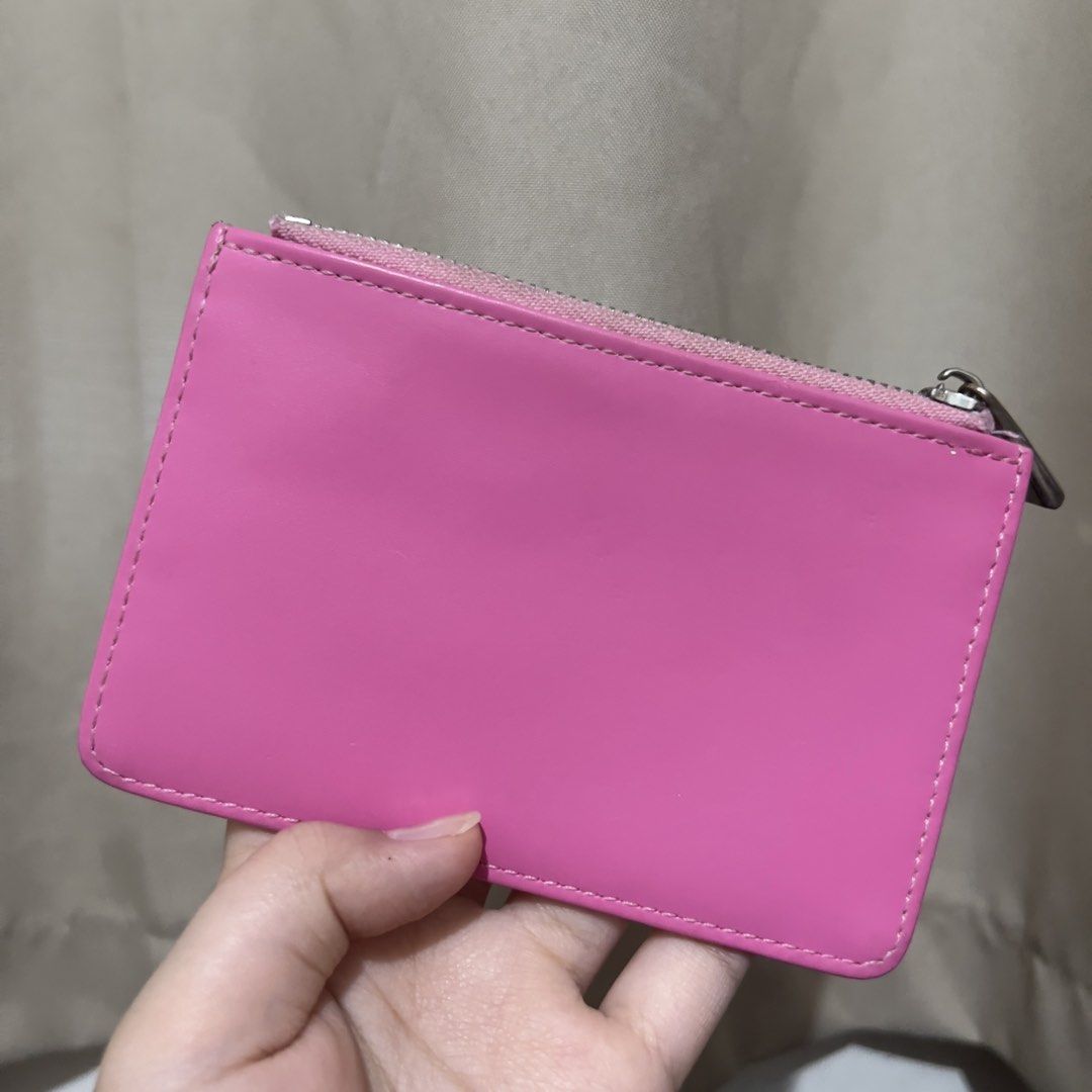 Miniso Barbie Wallet/Card Holder (Category: Wallets & Card holders) located in Makati City. Submitted by closetgirlph (Listing ID 1470636381, Image 2). Description: • From miniso • well-used, zipper working, no leather cracks.