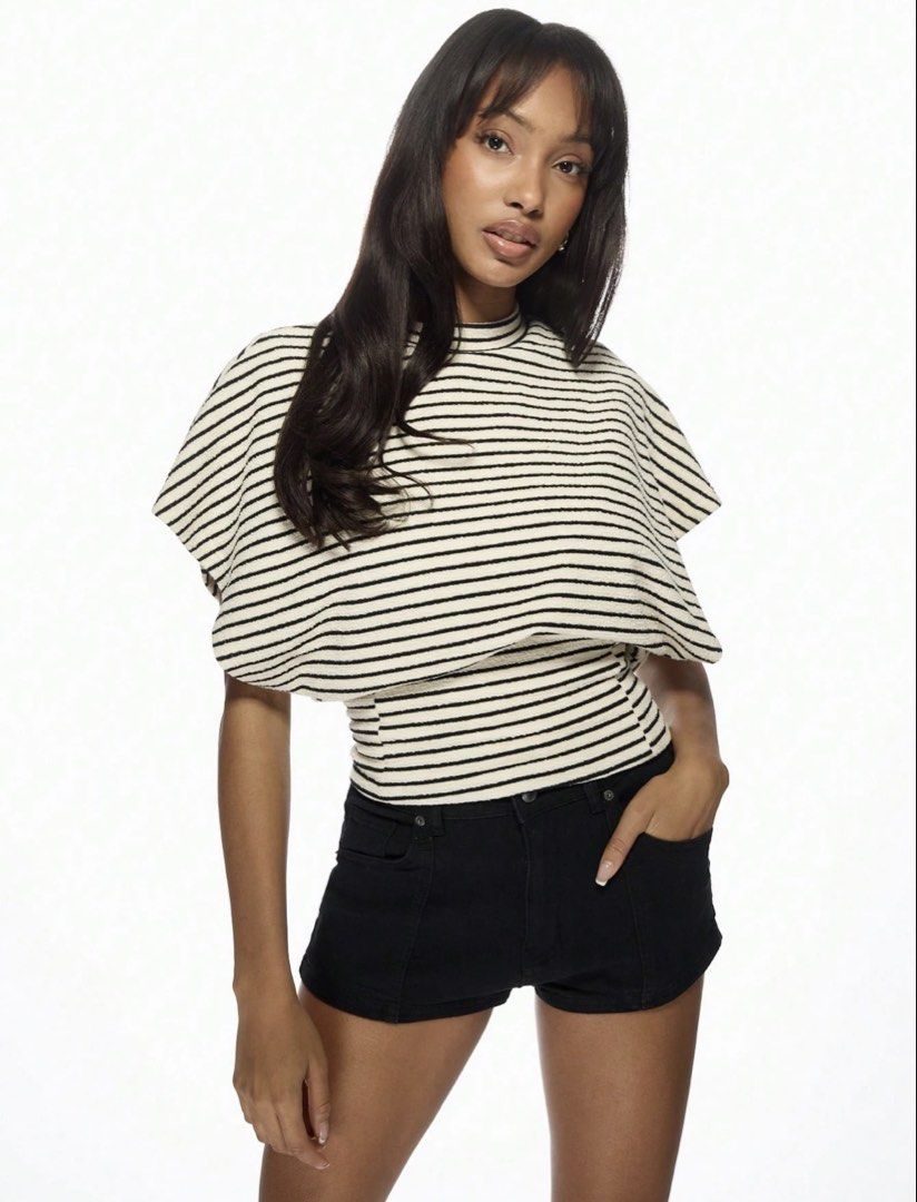 Missguided Striped Mock Neck Batwing Top (Category: Others Tops) located in Manila. Submitted by juliaxgamboa (Listing ID 1470672916, Image 1). Description: HQ knitted fabric.