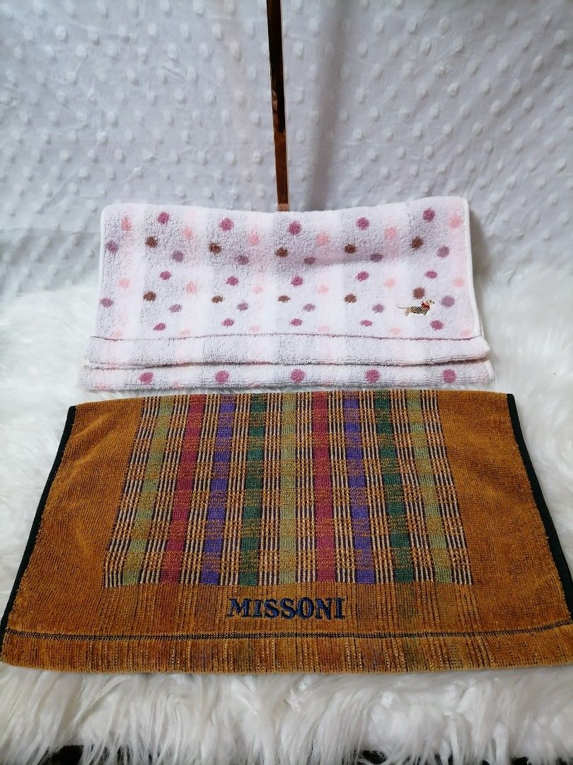 Missoni/Daks Face Towel (Category: Bedding & Towels) located in Butuan. Submitted by az-branded.items (Listing ID 1470561263, Image 1). Description: Selected from Japan surplus Authentic items From Japan.
