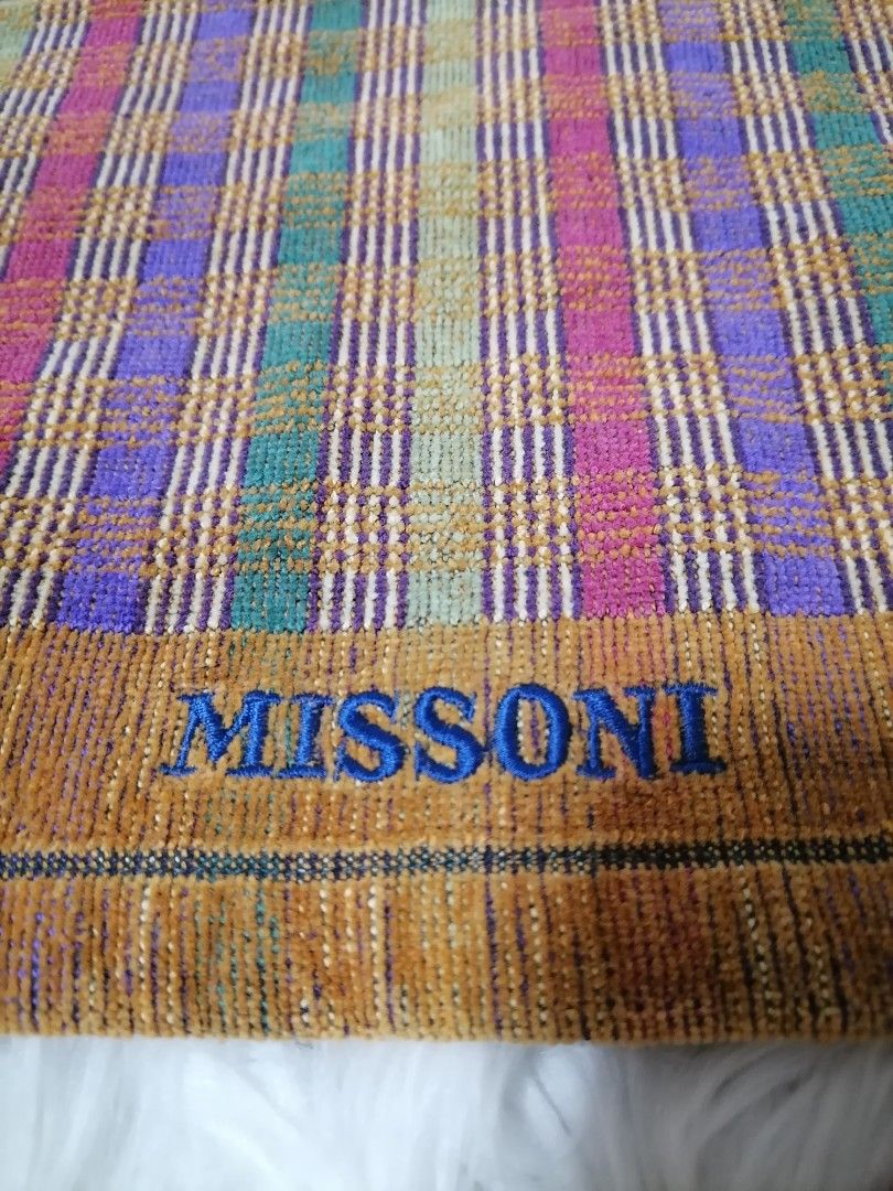 Missoni/Daks Face Towel (Category: Bedding & Towels) located in Butuan. Submitted by az-branded.items (Listing ID 1470561263, Image 3). Description: Selected from Japan surplus Authentic items From Japan.