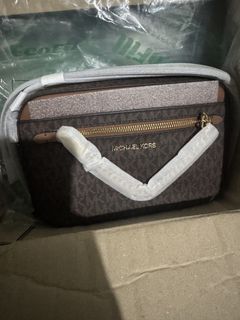 (Category: ) located in . Submitted by arteepreloved (Listing ID 1470687867, Image 1). Description: .