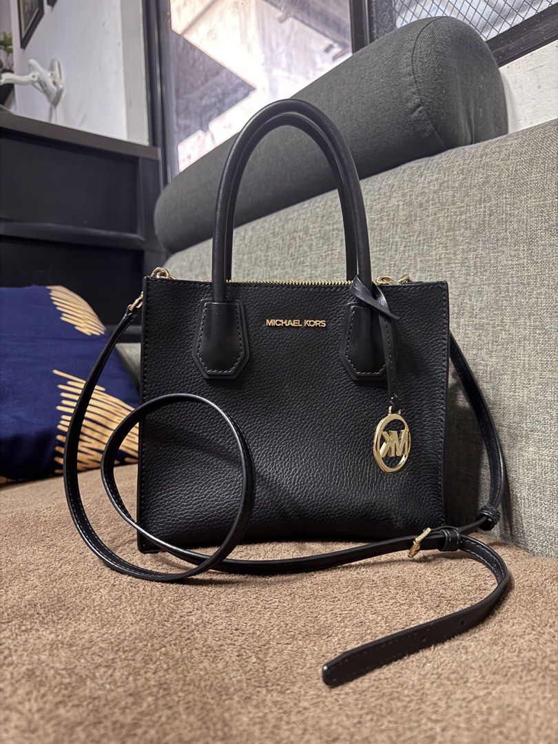 MK Mercer Medium Black (Category: Cross-body Bags) located in Baliuag. Submitted by blueeyeswhitedragon2020 (Listing ID 1470641799, Image 1). Description: .