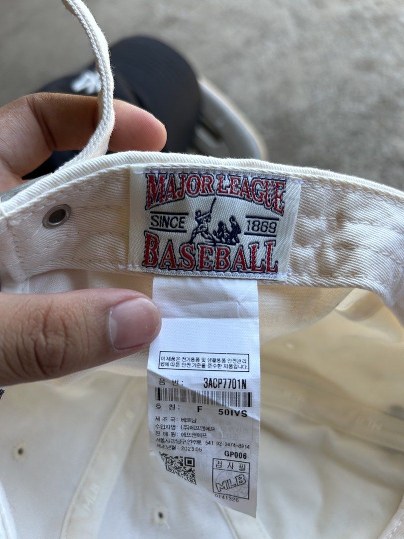 MLB (Category: Caps & Hats) located in Tubod. Submitted by just_thrift.1 (Listing ID 1470593648, Image 3). Description: MLB CAP 1 Size Fits All Excellent Condition No issue.