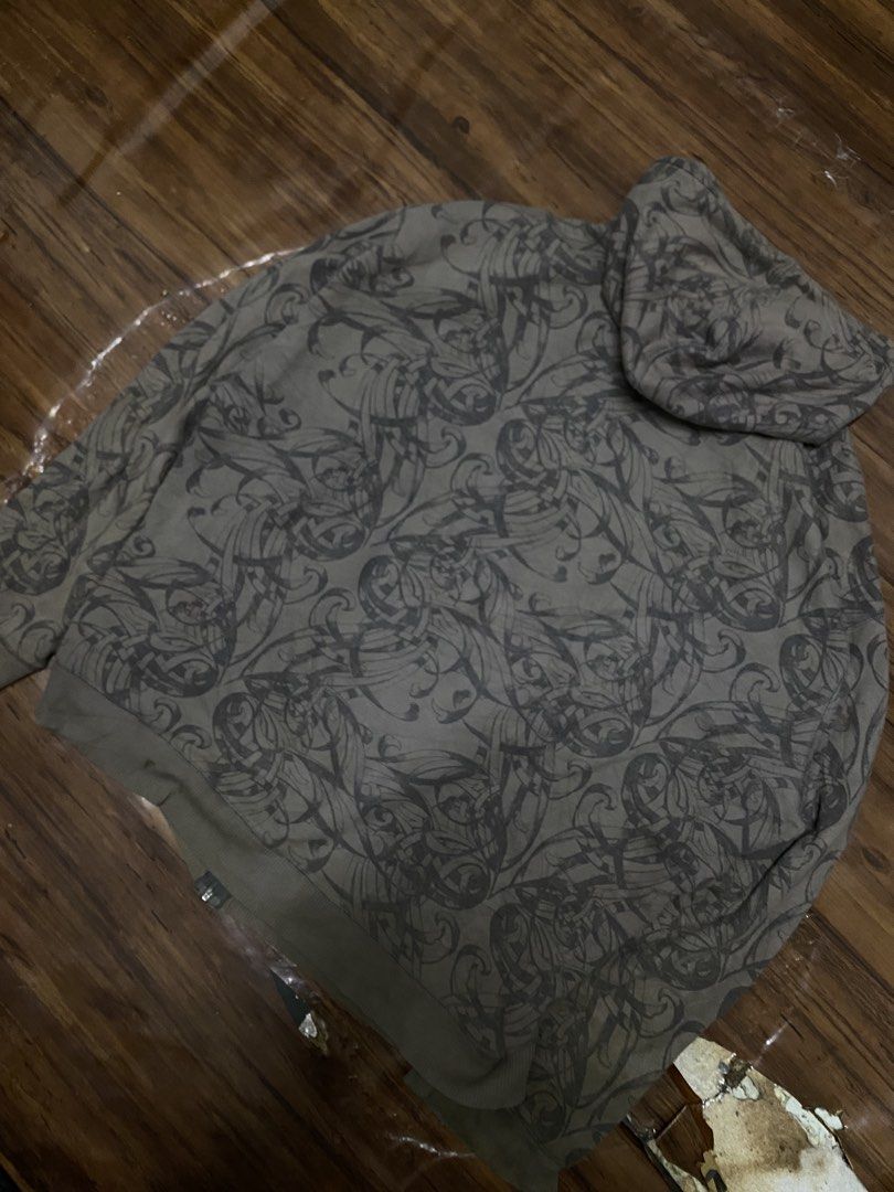 MMA ELITE (Category: Hoodies) located in Quezon City. Submitted by parsimonia_collection (Listing ID 1470621473, Image 3). Description: issue: need wash only and minimal lints!.