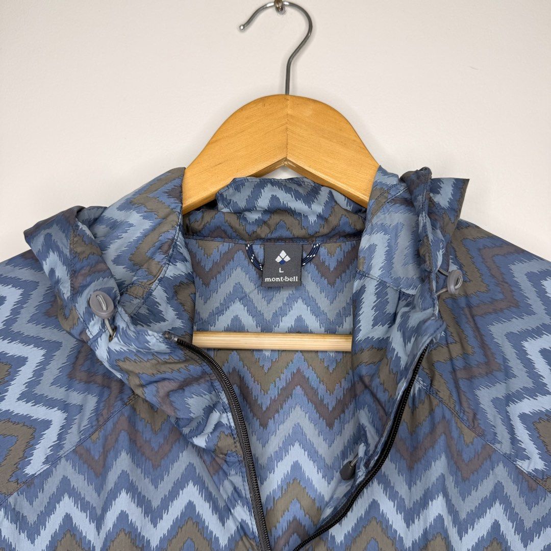 Montbell Wind Blast Print Parka (Category: Activewear) located in Marikina City. Submitted by aalibabyy (Listing ID 1470644452, Image 3). Description: Montbell Wind Blast Print Parka Length: 27" Width: 23" Sleeve Length: 31" Size: Large Authentic ₱1,500.
