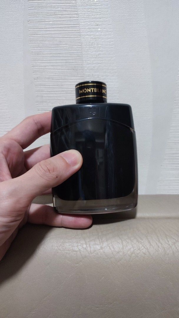 Montblanc Explorer Eau de Parfum 100ml (Category: Fragrance & Deodorants) located in Quezon City. Submitted by rapstoreph (Listing ID 1470700146, Image 2). Description: - Brand/Item: Montblanc Explorer Eau de Parfum - Size: 100 ml / 3.3 fl. oz. - Formulation: Interparfums Paris (Made in France, 78% vol.) - Bottle: Dark glass with gold lettering on the cap - Condition: Plenty of juice left, perfect as a reliable daily signature scent.