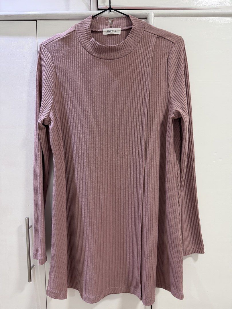 Moolk Ribbed Top Size 8 (Category: Maternity wear) located in Pasig City. Submitted by roxannecawaling (Listing ID 1470651015, Image 2). Description: 📍Pasig -decluttering.